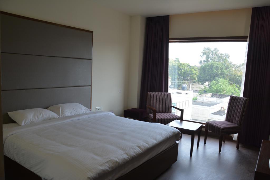 Green Hotel & Restaurant Pathānkot Chambre photo