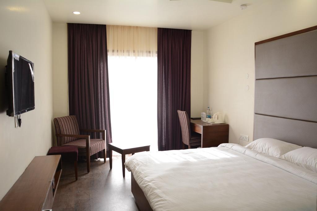 Green Hotel & Restaurant Pathānkot Chambre photo